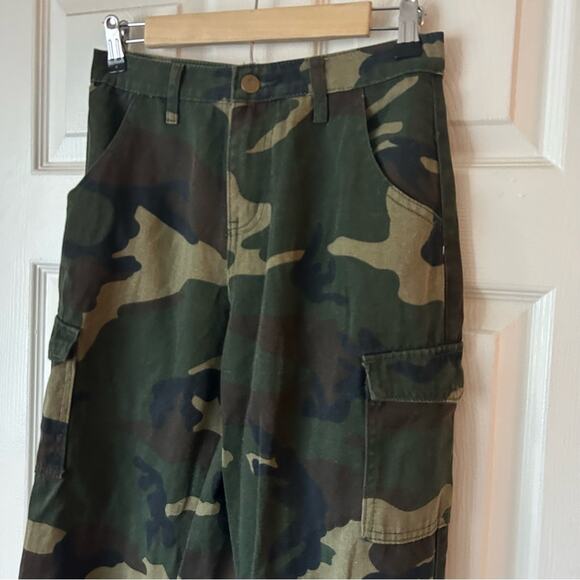 Lovers and Friends Green Camo Jogger Pants size 28 - Picture 4 of 8